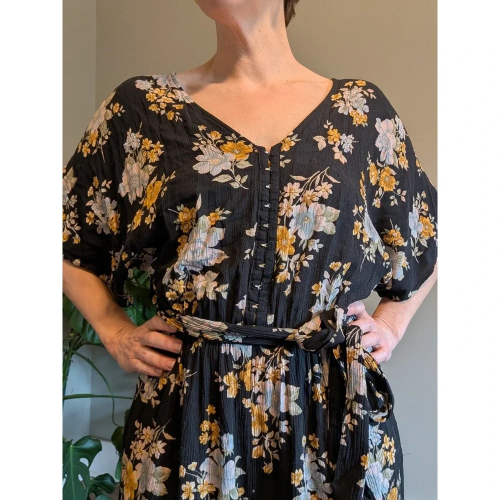American Eagle Kimono Jumper Black Floral Viscose Sz Med Hook-Eye Front Wide Leg